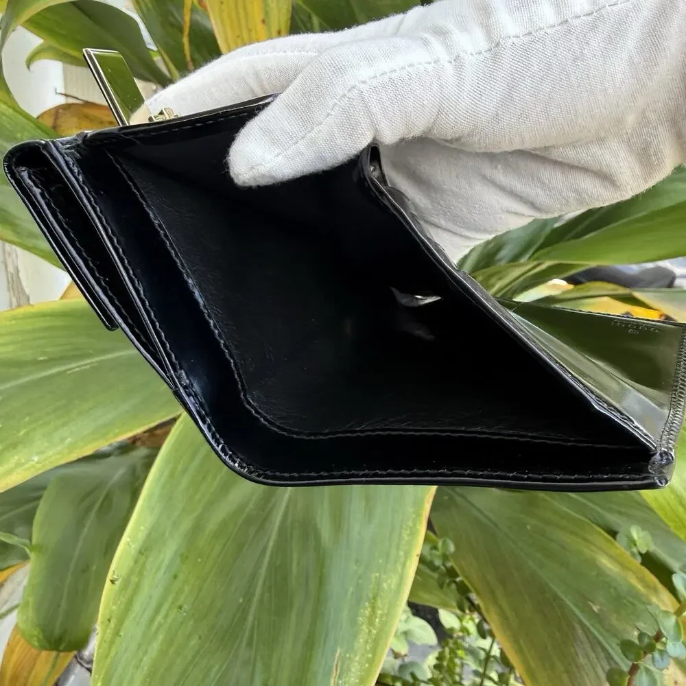 Authentic Vintage Gucci Bifold Wallet Black Patent Leather - Picture 16 of 16